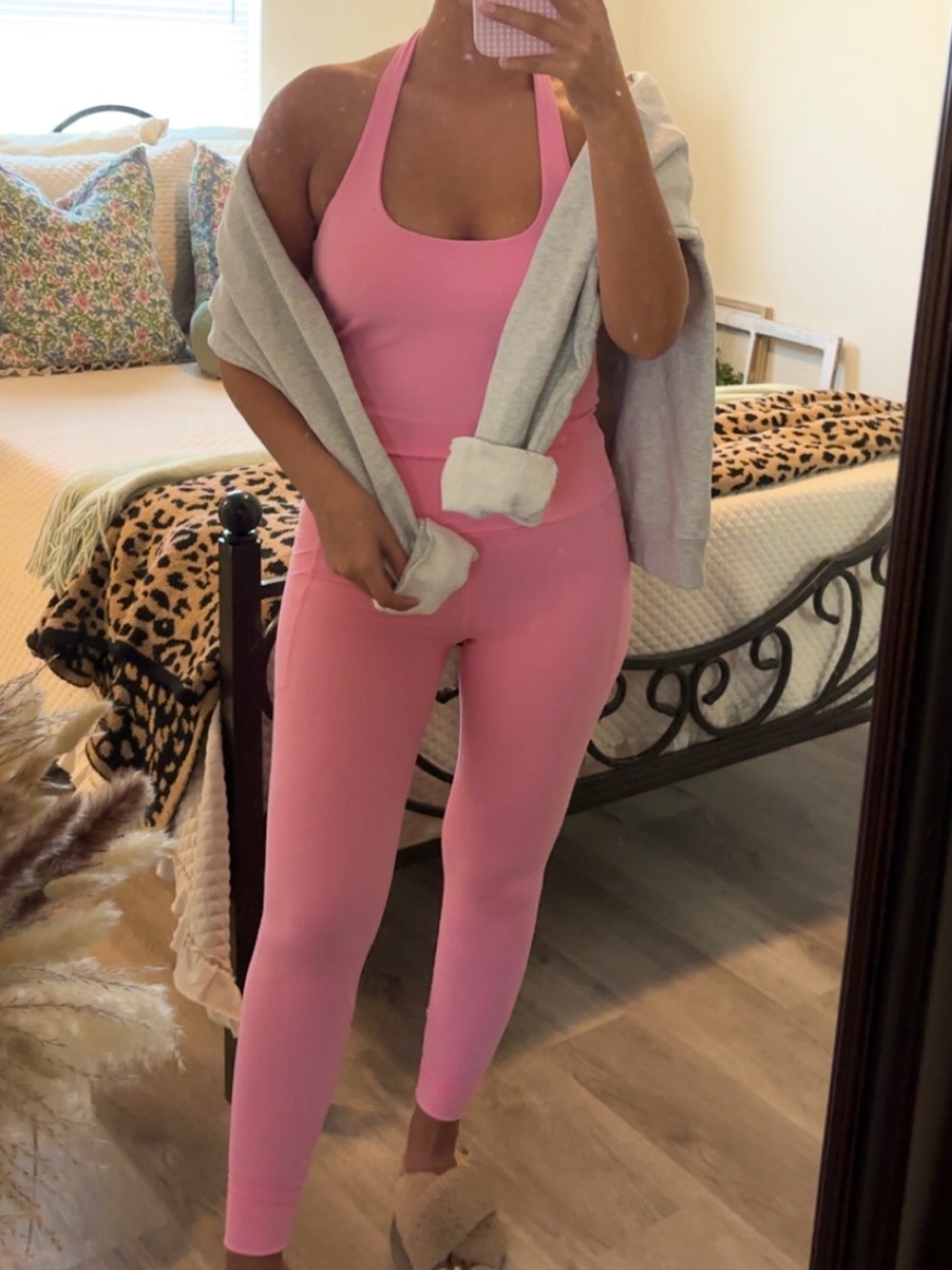 Halter Tank Top & Ultra High-Rise Pocketed Leggings (set)